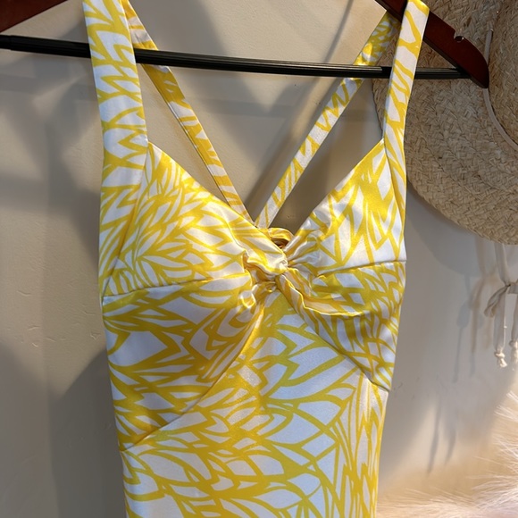 Beautiful yellow and white great Gatsby prom dress. - Picture 4 of 12